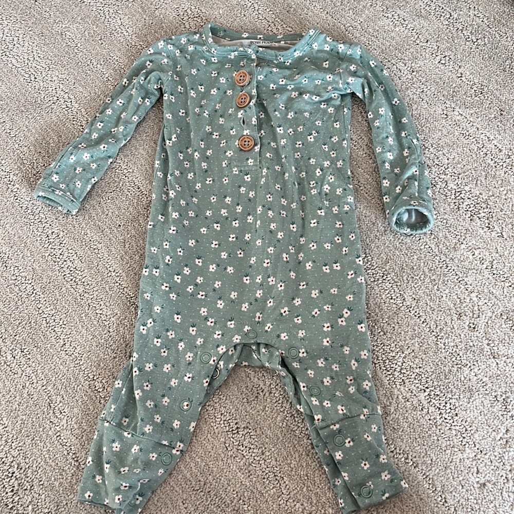 Posh peanut romper 0-3 mo